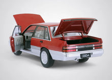 1:24 Red Silver VL Calais Holden DDA702