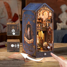 Leonardo Da Vinci Book Nook