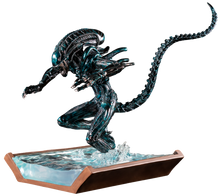 Aliens - Blue Alien Warrior Water Attack 1/6th Scale Diorama Statue