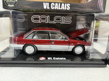 1:24 Red Silver VL Calais Holden DDA702